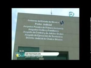 Descubre quién tiene la ventaja de declarar primero en un juicio civil